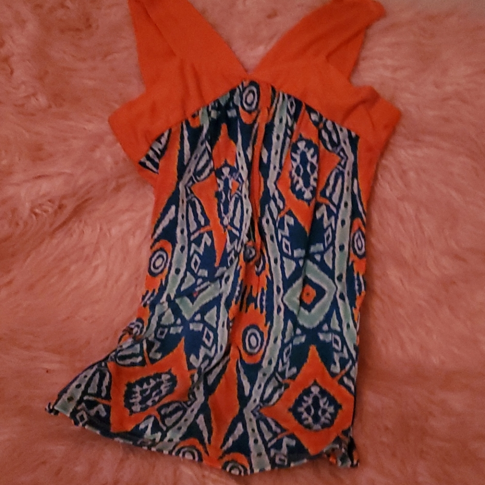 Multi color tack top